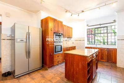 4 Bed Villa with En Suite in Westlands Area - 4