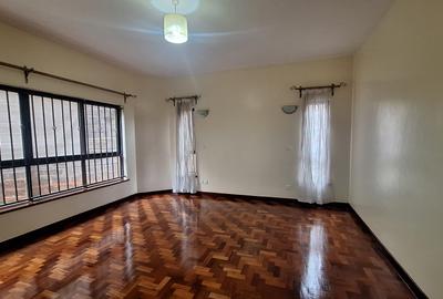 4 Bed Apartment with En Suite in Westlands Area