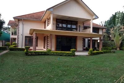 4 Bed House with En Suite in Runda