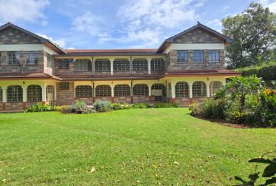 6 Bed House with En Suite at Nyari Redhil Close - 2