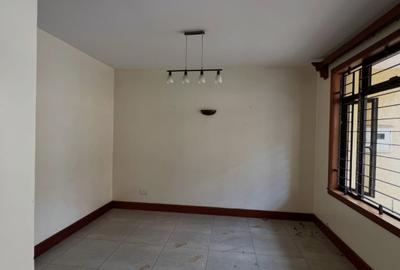 5 Bed Townhouse with En Suite in Lavington - 4