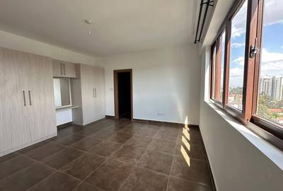 3 Bed Apartment with En Suite at Rhapta Rd