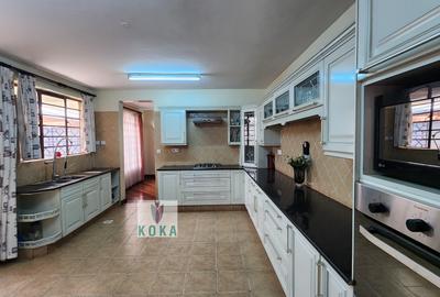 5 Bed Townhouse with En Suite in Lavington - 4