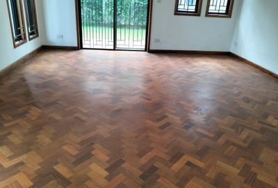 6 Bed Townhouse with En Suite in Lavington