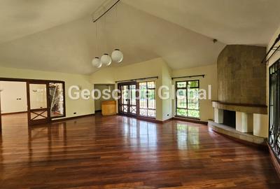 5 Bed House with En Suite in Runda - 2