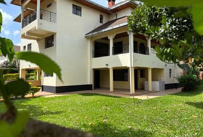 6 Bed House with En Suite in Kiambu Road