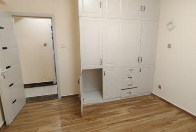 3 Bed Apartment with Gym in Kilimani