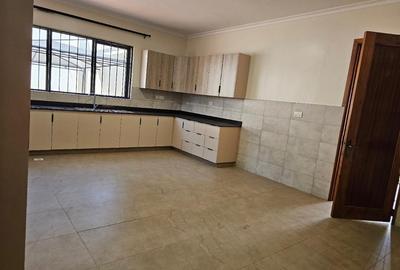 6 Bed Townhouse with En Suite in Loresho