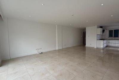 2 Bed Apartment with En Suite in Westlands Area
