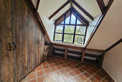 4 Bed House with En Suite in Karen - 2