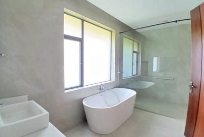 5 Bed Townhouse with En Suite at Lavington Green - 3