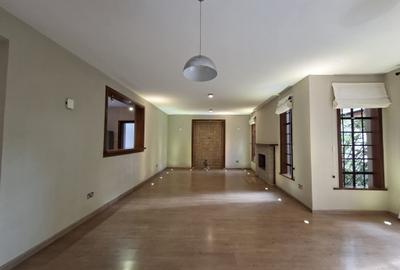 2 Bed Townhouse with En Suite in Lake View - 2