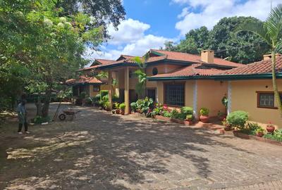 4 Bed House with En Suite in Lavington