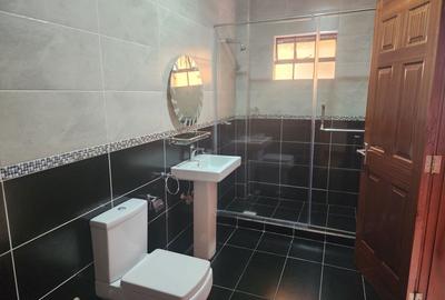 2 Bed Apartment with En Suite in Westlands Area