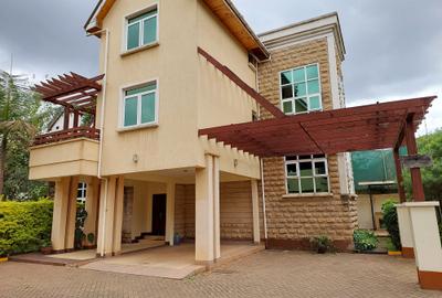 5 Bed Townhouse with En Suite at Lavington Green - 3