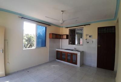 1 Bed Apartment with Borehole at Aljazeera Estate - 3
