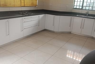 5 Bed Townhouse with En Suite in Lavington