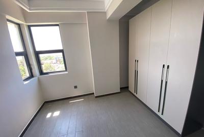 2 Bed Apartment with Gym in Kilimani - 2