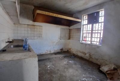 2,600 ft² Warehouse with Backup Generator in Industrial Area - 3