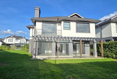 4 Bed House with En Suite at Fivestar Paradise - 2