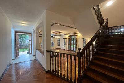 5 Bed House with En Suite in Runda - 4