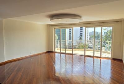 4 Bed Apartment with En Suite at Parklands