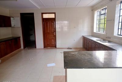 4 Bed House with En Suite at Runda