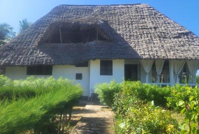 2 Bed House with Swimming Pool in Malindi