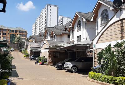 5 Bed Townhouse with En Suite in Lavington