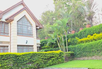 5 Bed Townhouse with En Suite at Off Convent Drive