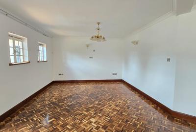 5 Bed House with En Suite in Runda
