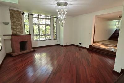 5 Bed Villa with En Suite in Lavington - 4