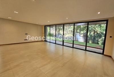 4 Bed Apartment with En Suite in Spring Valley - 3