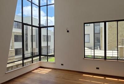 5 Bed Villa with En Suite at Lavington