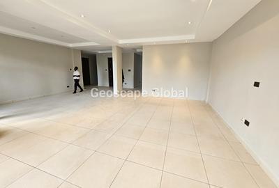 3 Bed Apartment with En Suite in Riverside