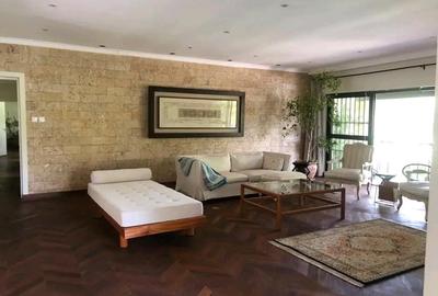 4 Bed House with En Suite in Nyari - 4