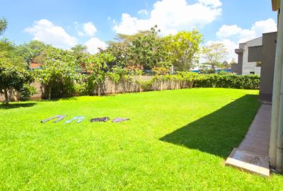 6 Bed House with En Suite at Lavington Road - 3