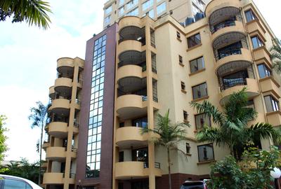 3 Bed Apartment with En Suite in Parklands