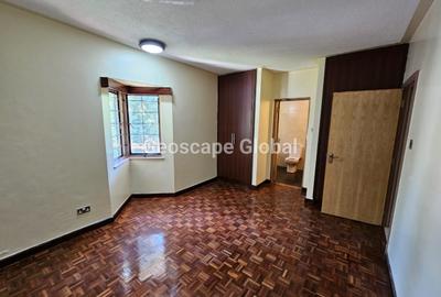 3 Bed Apartment with En Suite in Riverside