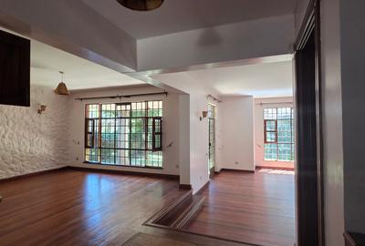 4 Bed Townhouse in Spring Valley - 2