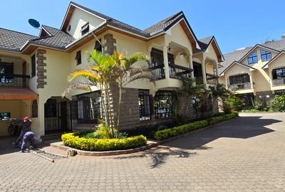 5 Bed Townhouse with En Suite at Lavington Green