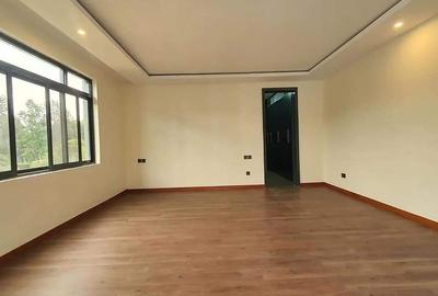 6 Bed Townhouse with En Suite at Lavington