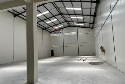 10,000 ft² Warehouse with Parking in Mombasa Road