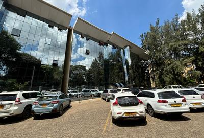 2,100 ft² Office with Fibre Internet in Lavington