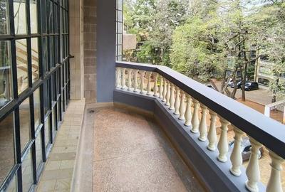 3 Bed Apartment with En Suite in Kileleshwa