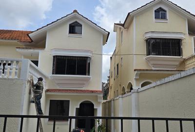 4 Bed Townhouse with En Suite at Lavington Green