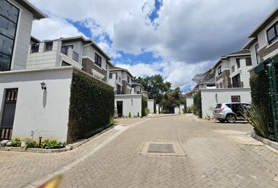 4 Bed Townhouse with En Suite at Peponi Road