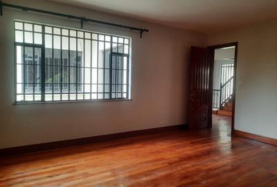 5 Bed Townhouse with En Suite in Lavington - 4