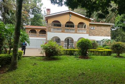 4 Bed House with En Suite in Rosslyn
