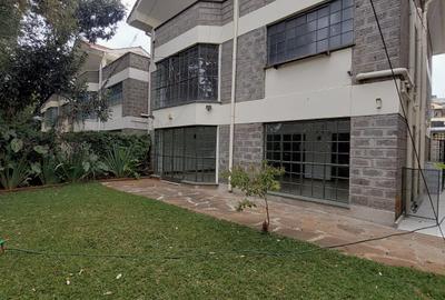 5 Bed Townhouse with En Suite in Spring Valley